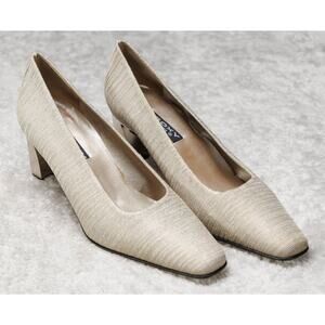 Proxy Vintage Tan Metallic Snip Toe Heels Pumps Slip On Shoes Womens Size 8